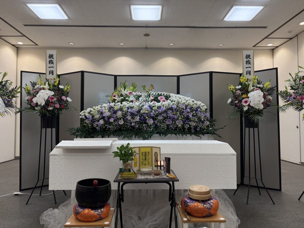 大阪市立瓜破斎場(大阪市平野区)を華やかな家族葬プラン①(２日葬)でご利用されたお客様(東住吉区)の実例の画像